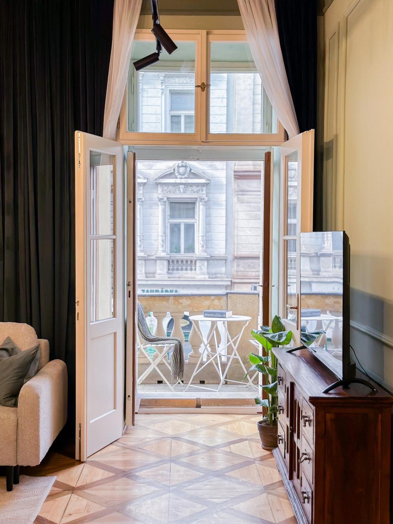 Turnkey I Antonin Dvorak Apartments Praag Buitenkant foto